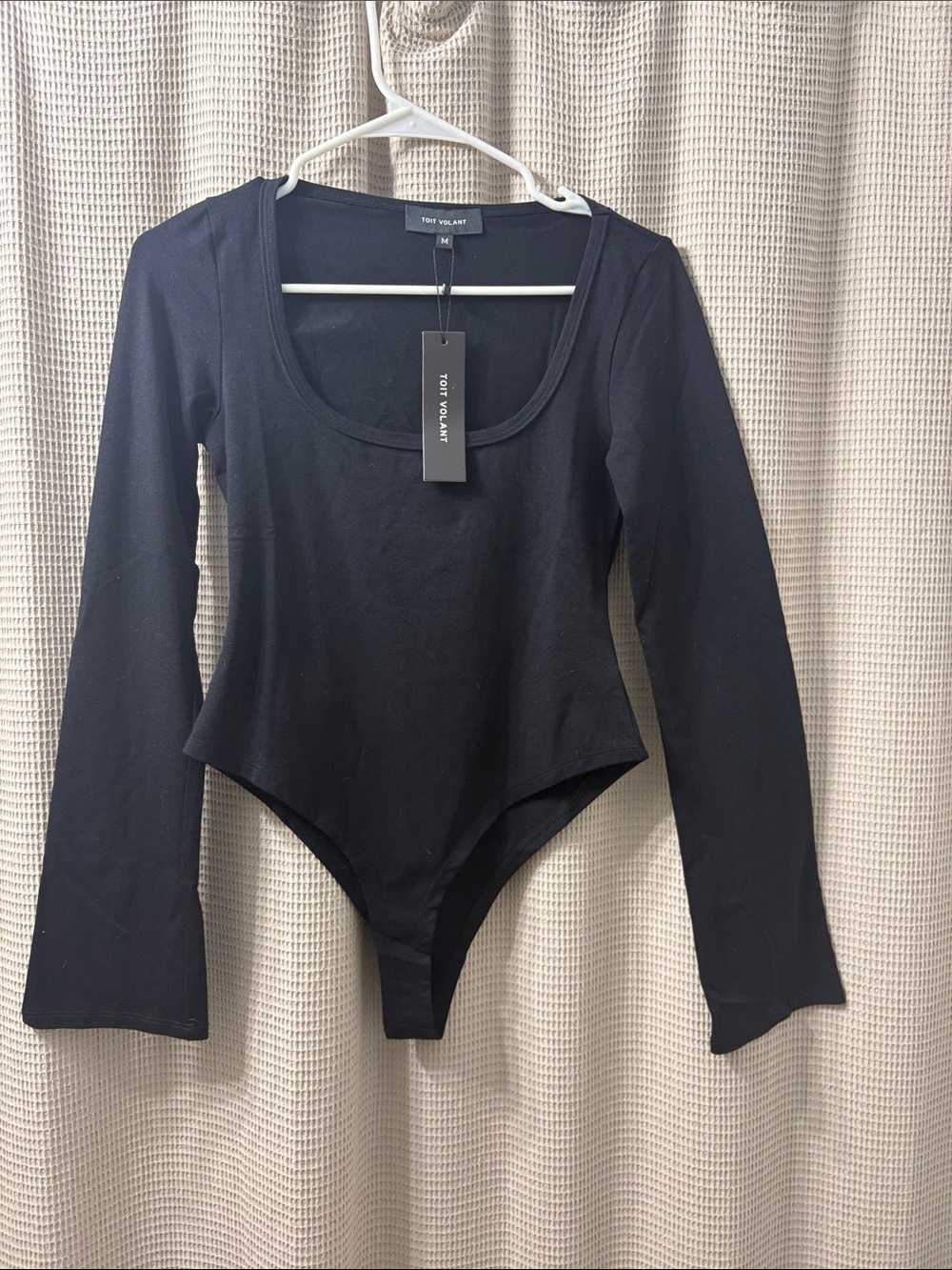 Toit Volant  Black Long-Sleeve Scoop Neck Bodysuit wide wrist